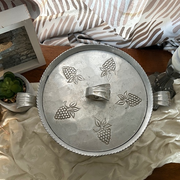 Vintage Buenilum Hand Wrought Hammered Aluminum Ice Bucket Grape Vine Design 9” - Picture 2 of 8